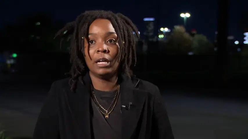 Clip Black Amazon worker assaulted by white women in luxury Texas building, Disturbing video shows black Amazon worker as she’s attacked by white women in luxury Texas building while dropping off package, Black Amazon employee attacked by white woman, Female Amazon employee attacked by white woman, Clip Female Amazon employee attacked by white woman, Video racism Amazon worker woman, The hottest news in 2023, Hot news today, Hot News Video, Video news hot, US news video today, US news today, NYNews Post, NYNews, NY News Video, US today news