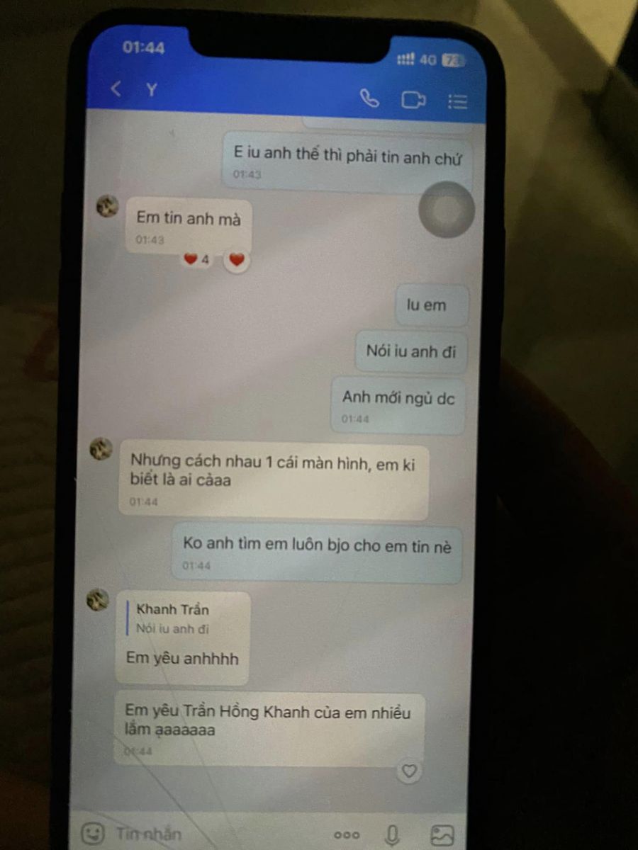 Bóc phốt tin nhắn ngoại tình như truyện sex, Chuyện sex ngoại tình, Loạt tin nhắn chồng ngoại tình với tiểu tam như chuyện sex, Bóc phốt tin nhắn ngoại tình ở Hải Phòng, Bóc phốt tiểu tam giật chồng ở Hải Phòng, Hình ảnh tin nhắn ngoại tình của tiểu tam với chồng người khác, Bóc phốt tin nhắn chát sex của tiểu tam và chồng người khác, Gái xinh ngoại tình chat sex, Tin nhắn Lòng Xào Dưa 30K NÓNG như Truyện Sex, Tin nhắn ngoại tình như truyện sex của tiểu tam, Nội dung tin nhắn Lòng Xào Dưa 30K, Lòng Xào Dưa 30K chê vợ của tình nhân lười xôn xao Facebook, Chân dung cô gái bán xăng ngoại tình, Cô bán xăng ngoại tình, Nhân viên sở tài chính ngoại tình, Nhân viên sở tài chính ở Hải Phòng ngoại tình, Cô gái làm ở sở tài chính ở Hải Phòng ngoại tình, Facebook em Phạm Phương Linh, Facebook Linh Phạm Hải Phòng, Phạm Phương Linh 98 Hải Phòng