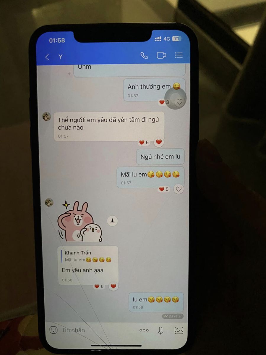 Bóc phốt tin nhắn ngoại tình như truyện sex, Chuyện sex ngoại tình, Loạt tin nhắn chồng ngoại tình với tiểu tam như chuyện sex, Bóc phốt tin nhắn ngoại tình ở Hải Phòng, Bóc phốt tiểu tam giật chồng ở Hải Phòng, Hình ảnh tin nhắn ngoại tình của tiểu tam với chồng người khác, Bóc phốt tin nhắn chát sex của tiểu tam và chồng người khác, Gái xinh ngoại tình chat sex, Tin nhắn Lòng Xào Dưa 30K NÓNG như Truyện Sex, Tin nhắn ngoại tình như truyện sex của tiểu tam, Nội dung tin nhắn Lòng Xào Dưa 30K, Lòng Xào Dưa 30K chê vợ của tình nhân lười xôn xao Facebook, Chân dung cô gái bán xăng ngoại tình, Cô bán xăng ngoại tình, Nhân viên sở tài chính ngoại tình, Nhân viên sở tài chính ở Hải Phòng ngoại tình, Cô gái làm ở sở tài chính ở Hải Phòng ngoại tình, Facebook em Phạm Phương Linh, Facebook Linh Phạm Hải Phòng, Phạm Phương Linh 98 Hải Phòng