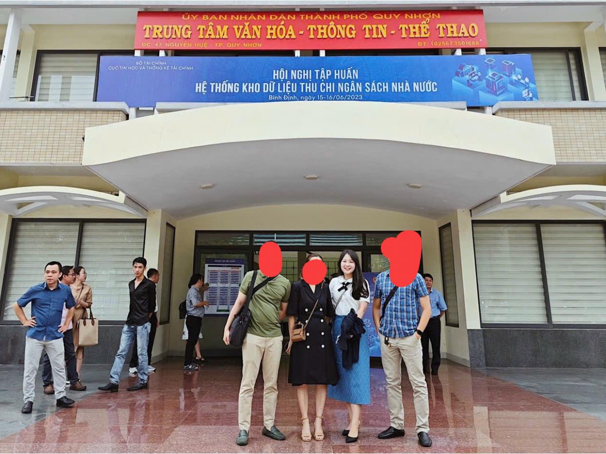 Bóc phốt tin nhắn ngoại tình như truyện sex, Chuyện sex ngoại tình, Loạt tin nhắn chồng ngoại tình với tiểu tam như chuyện sex, Bóc phốt tin nhắn ngoại tình ở Hải Phòng, Bóc phốt tiểu tam giật chồng ở Hải Phòng, Hình ảnh tin nhắn ngoại tình của tiểu tam với chồng người khác, Bóc phốt tin nhắn chát sex của tiểu tam và chồng người khác, Gái xinh ngoại tình chat sex, Tin nhắn Lòng Xào Dưa 30K NÓNG như Truyện Sex, Tin nhắn ngoại tình như truyện sex của tiểu tam, Nội dung tin nhắn Lòng Xào Dưa 30K, Lòng Xào Dưa 30K chê vợ của tình nhân lười xôn xao Facebook, Chân dung cô gái bán xăng ngoại tình, Cô bán xăng ngoại tình, Nhân viên sở tài chính ngoại tình, Nhân viên sở tài chính ở Hải Phòng ngoại tình, Cô gái làm ở sở tài chính ở Hải Phòng ngoại tình, Facebook em Phạm Phương Linh, Facebook Linh Phạm Hải Phòng, Phạm Phương Linh 98 Hải Phòng